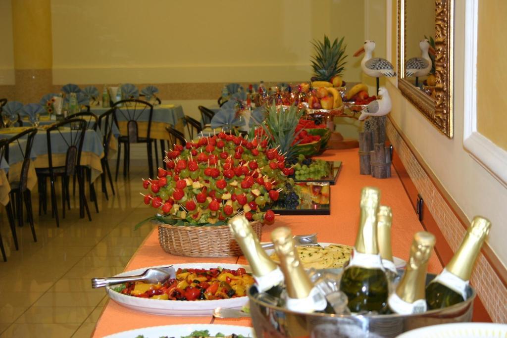 Hotel Grado Bellaria-Igea Marina Buitenkant foto