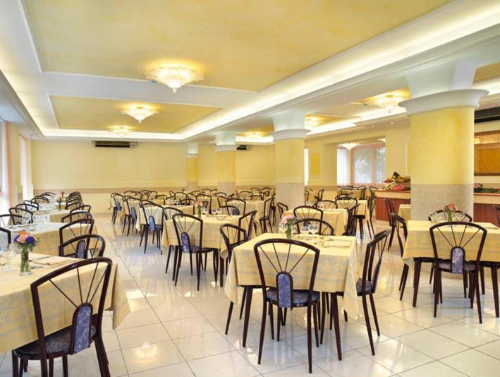 Hotel Grado Bellaria-Igea Marina Buitenkant foto